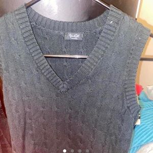 Brandy Melville forest green vest